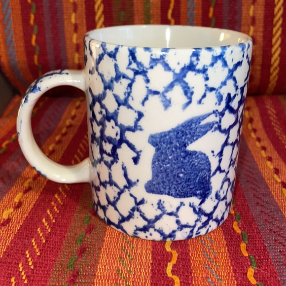 Gibson’s “Bunny” blue sponge ware mug - Picture 3 of 5